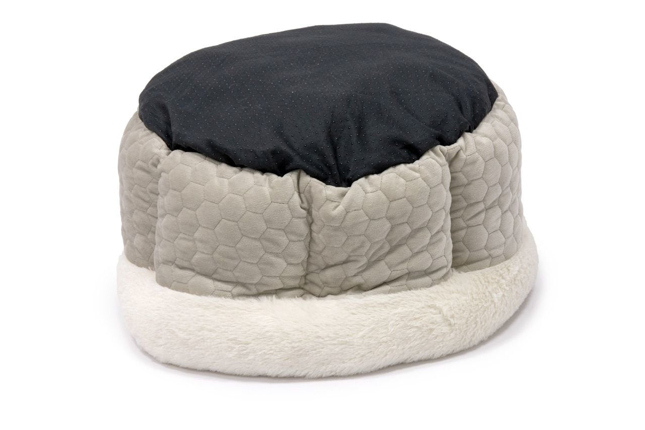 Katteseng Velvet med høye kanter montert Karlie